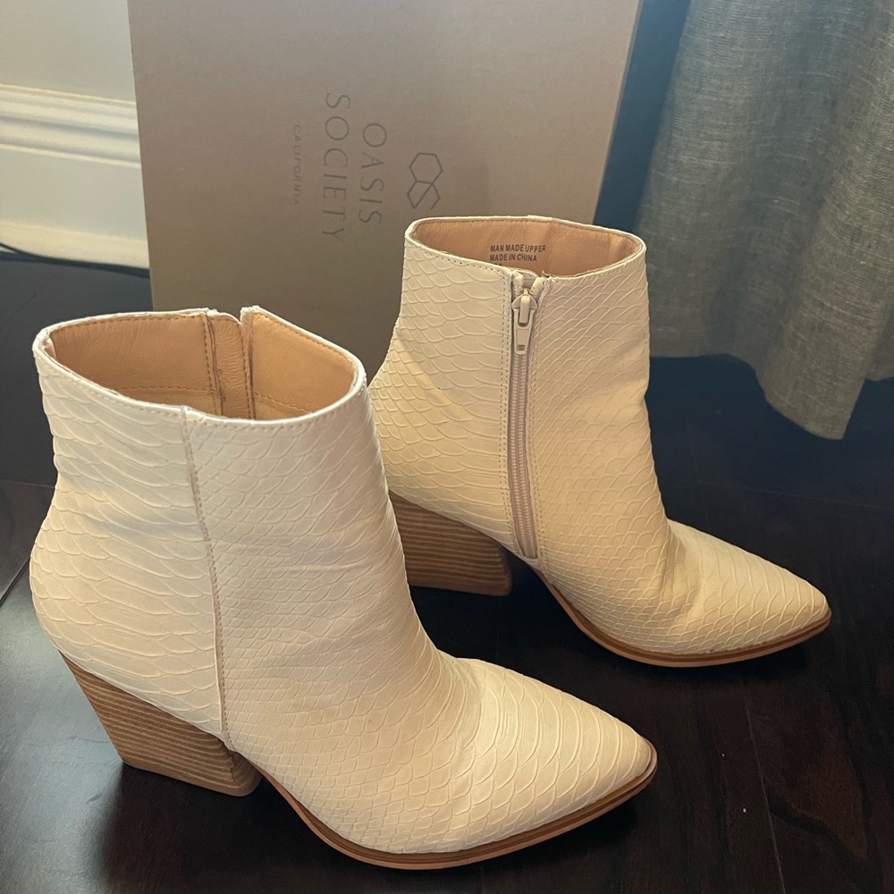Oasis Society Booties